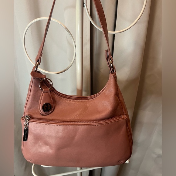 Giani Bernini Chic Pink Leather Shoulder Bag with Slouchy Style - Picture 1 of 14